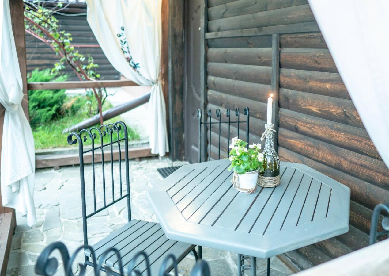 Usadba Belovezhskoye Pomestye Hotell Kamjanjuki Exteriör bild